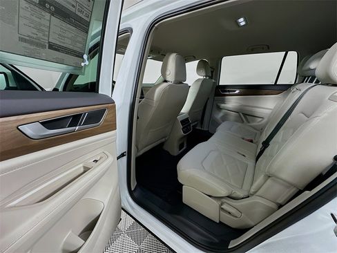 New 2026 Volkswagen Atlas SE image 17