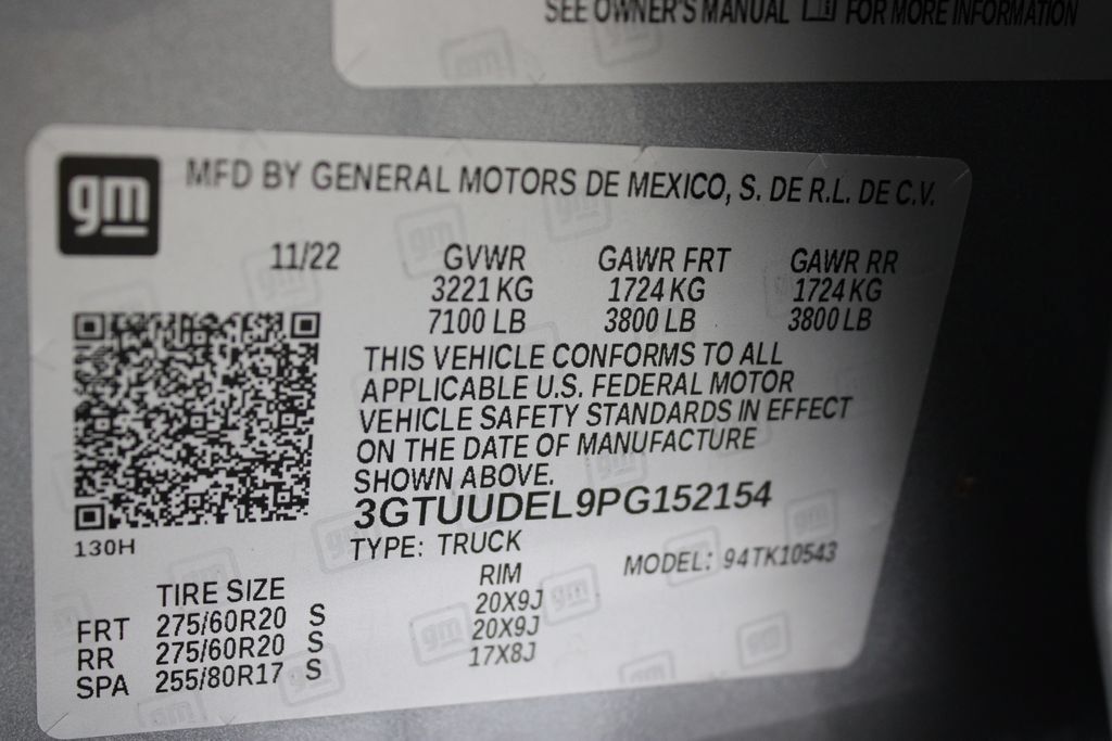 Used 2023 GMC Sierra 1500 SLT w/ SLT Premium Plus Package AWD/4WD image 31