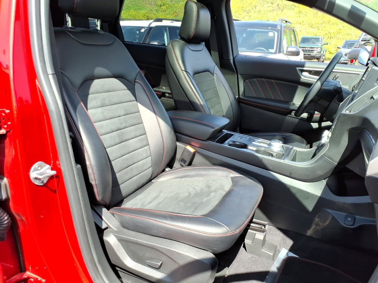 Certified 2023 Ford Edge ST-Line AWD/4WD image 8