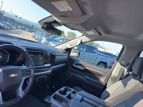 Used 2022 Chevrolet Silverado 1500 LT image 26