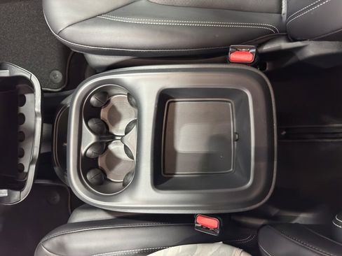 New 2026 Chrysler Pacifica Select image 36