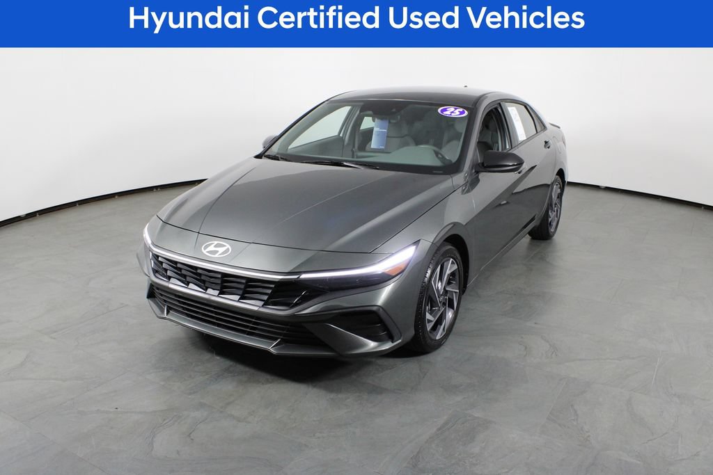 Certified 2025 Hyundai Elantra Sport FWD image 2