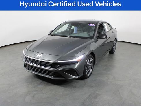 Certified 2025 Hyundai Elantra Sport FWD image 2