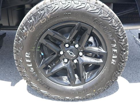 New 2026 Chevrolet Silverado 1500 Custom Trail Boss w/ LPO, Dark Essentials Package AWD/4WD image 12
