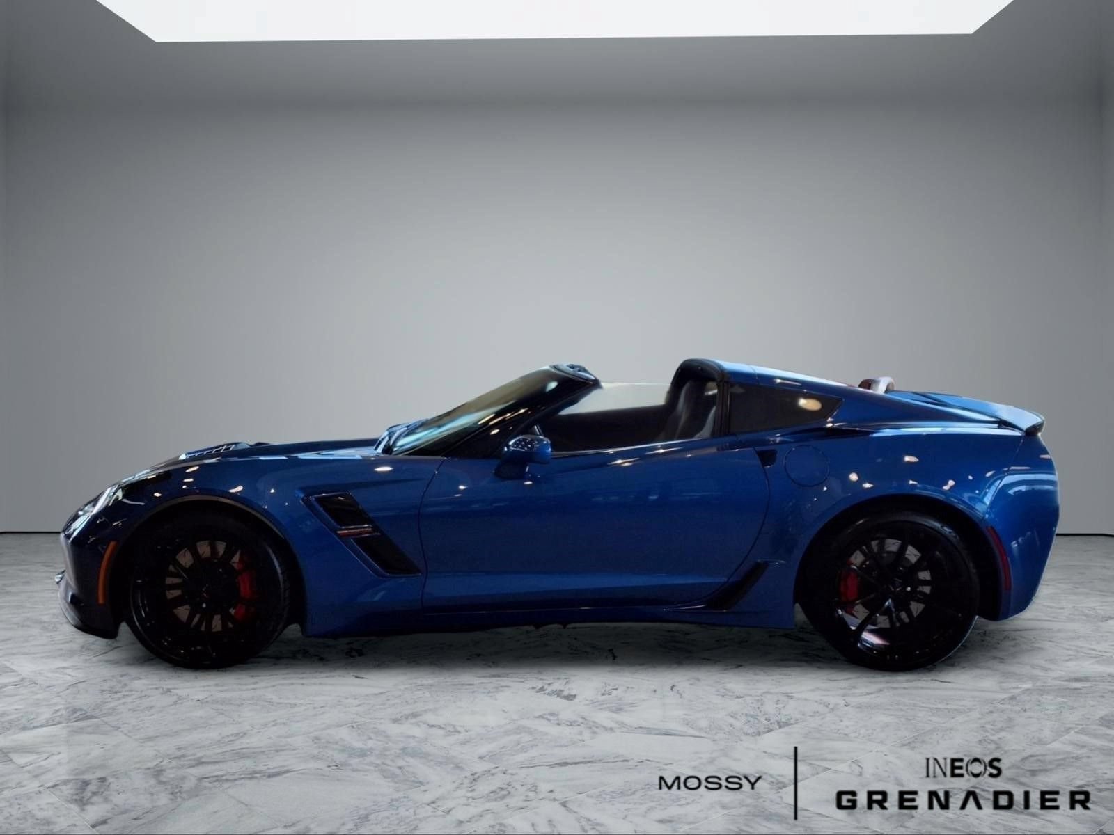 Used 2019 Chevrolet Corvette Grand Sport w/ Carbon Flash Badge Package RWD image 5
