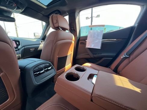 Used 2023 Maserati Ghibli GT image 19