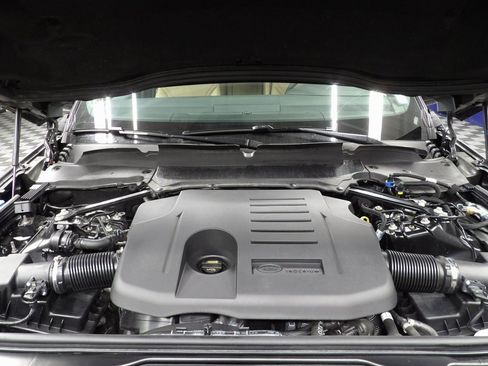 Used 2024 Land Rover Discovery Dynamic SE image 23