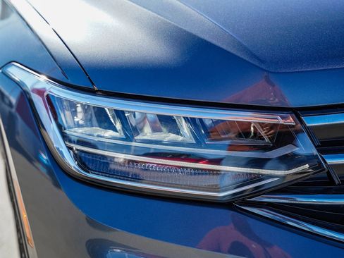 Used 2024 Volkswagen Tiguan SE image 11