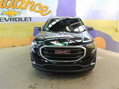 Used 2021 GMC Terrain SLE image 3