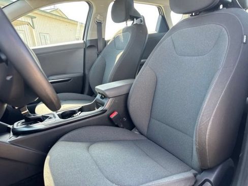 Used 2025 Kia K4 FWD image 14