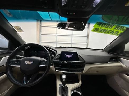 Used 2021 Cadillac CT4 Luxury RWD image 4