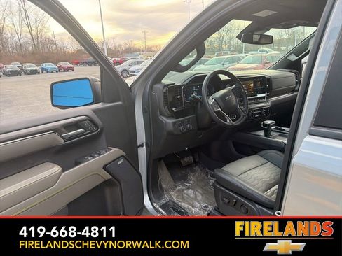 Used 2023 Chevrolet Silverado 1500 ZR2 image 4