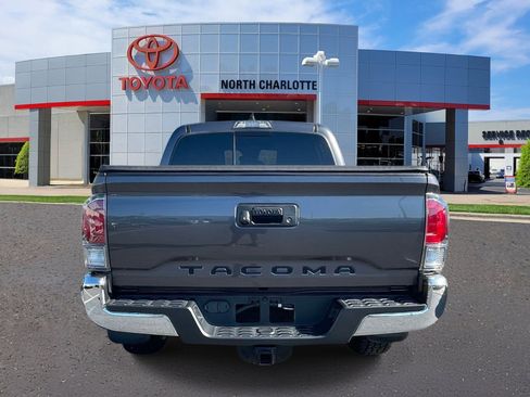 Used 2022 Toyota Tacoma TRD Off-Road AWD/4WD image 5