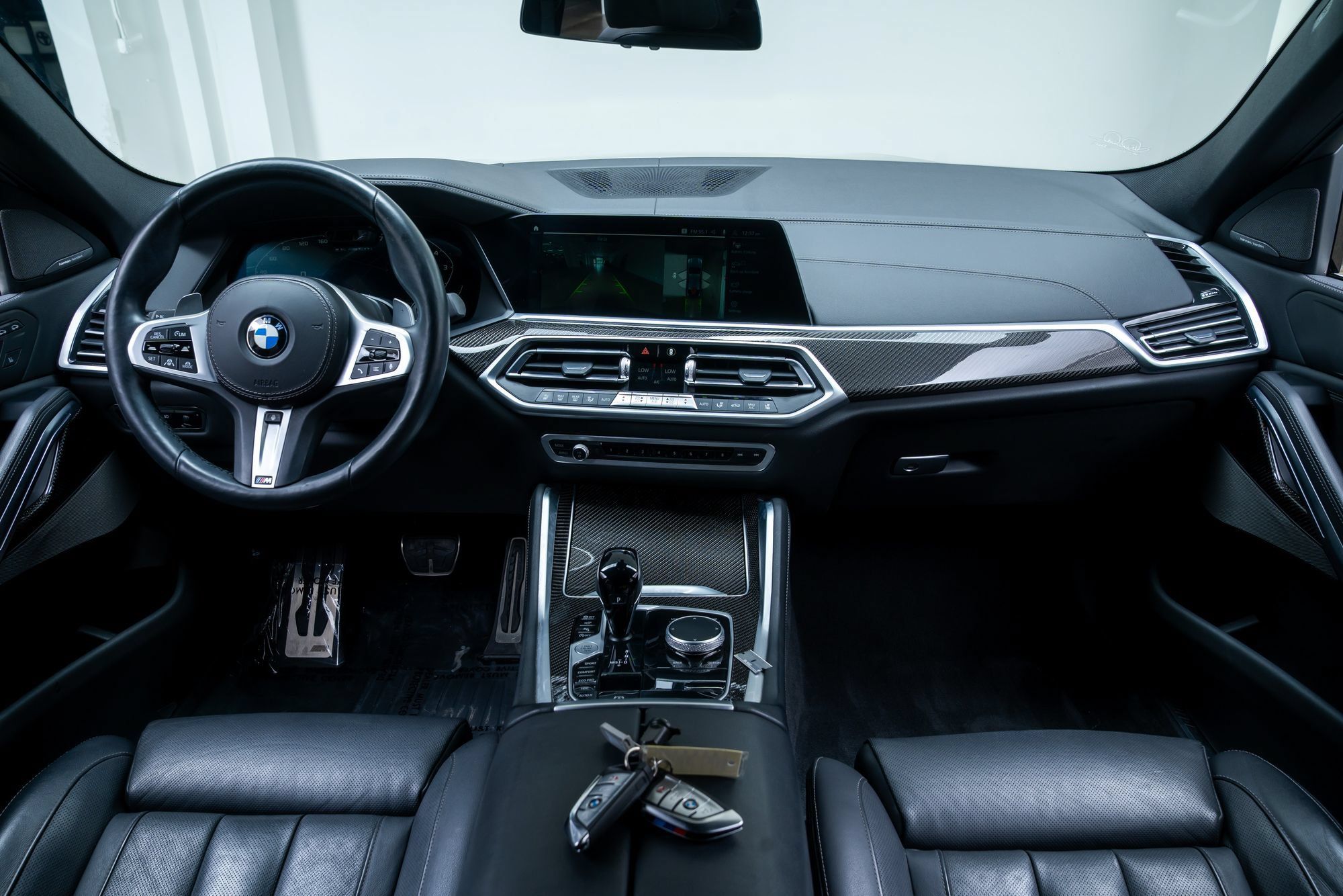 Used 2022 BMW X6 M50i AWD/4WD image 9