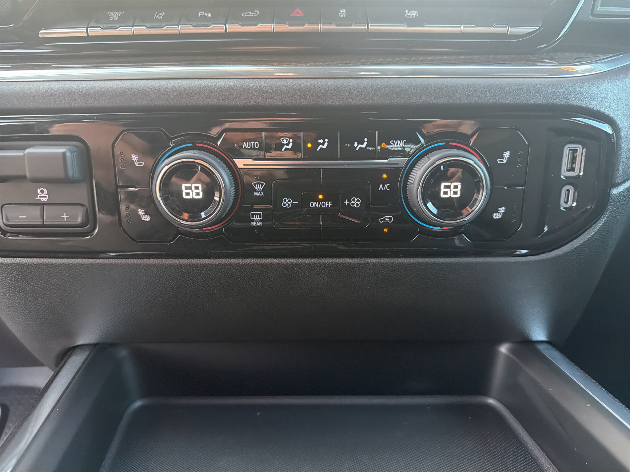 Used 2025 Chevrolet Silverado 3500 LT w/ All Star Edition AWD/4WD image 16