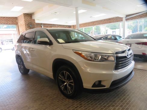 Used 2016 Toyota Highlander XLE FWD image 67