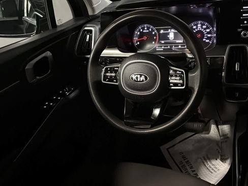 Used 2021 Kia Sorento LX AWD/4WD image 25