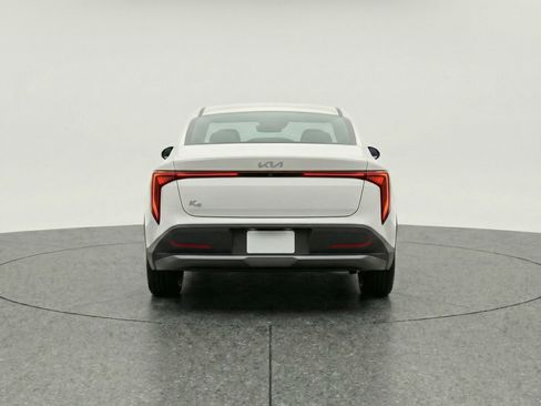 Used 2025 Kia K4 LXS image 7
