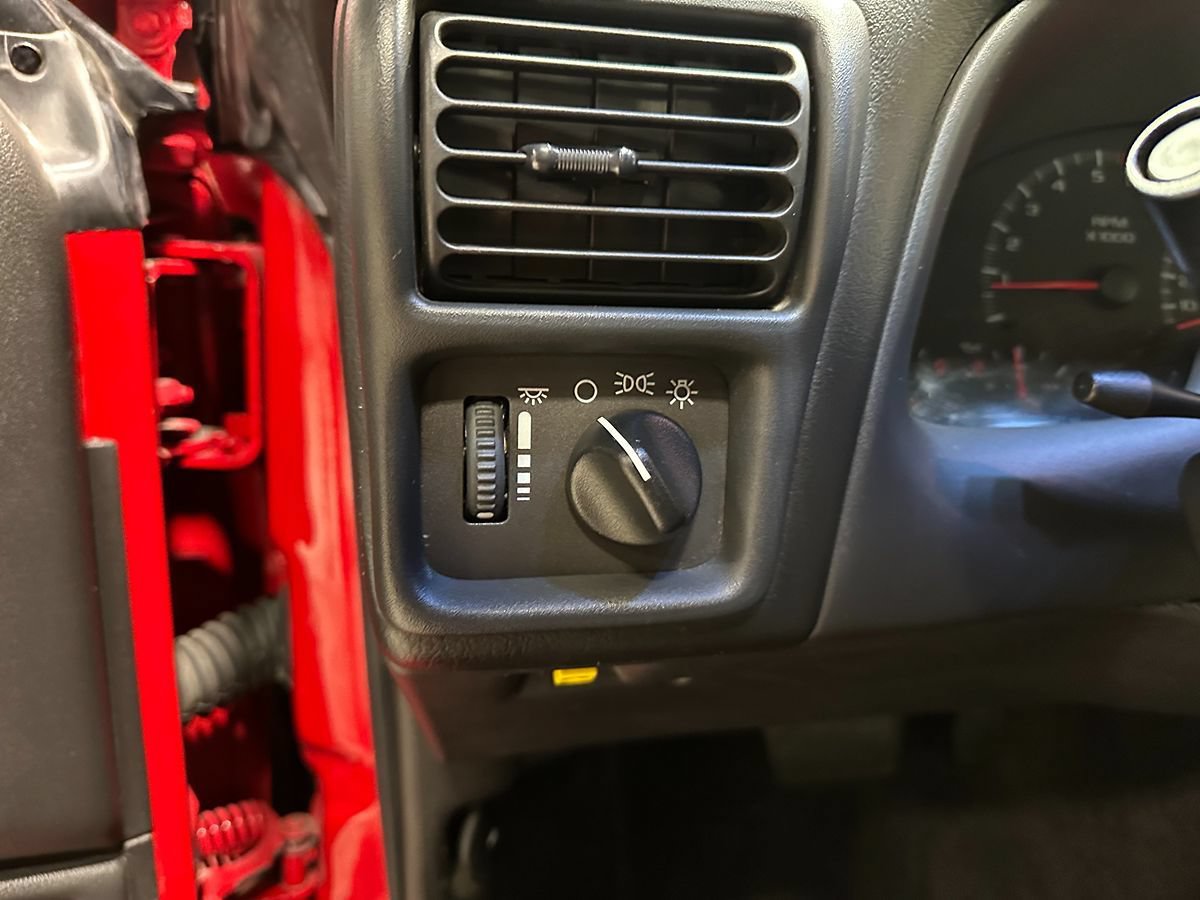 Used 2002 Chevrolet Camaro Z28 w/ SS Performance/Appearance Pkg RWD image 29