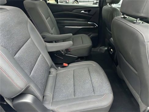 Used 2024 Chevrolet Traverse Z71 image 25