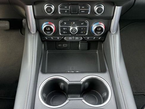 Used 2024 GMC Yukon SLT AWD/4WD image 22