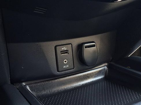 Used 2016 Nissan Rogue SV w/ SV Premium Package FWD image 11