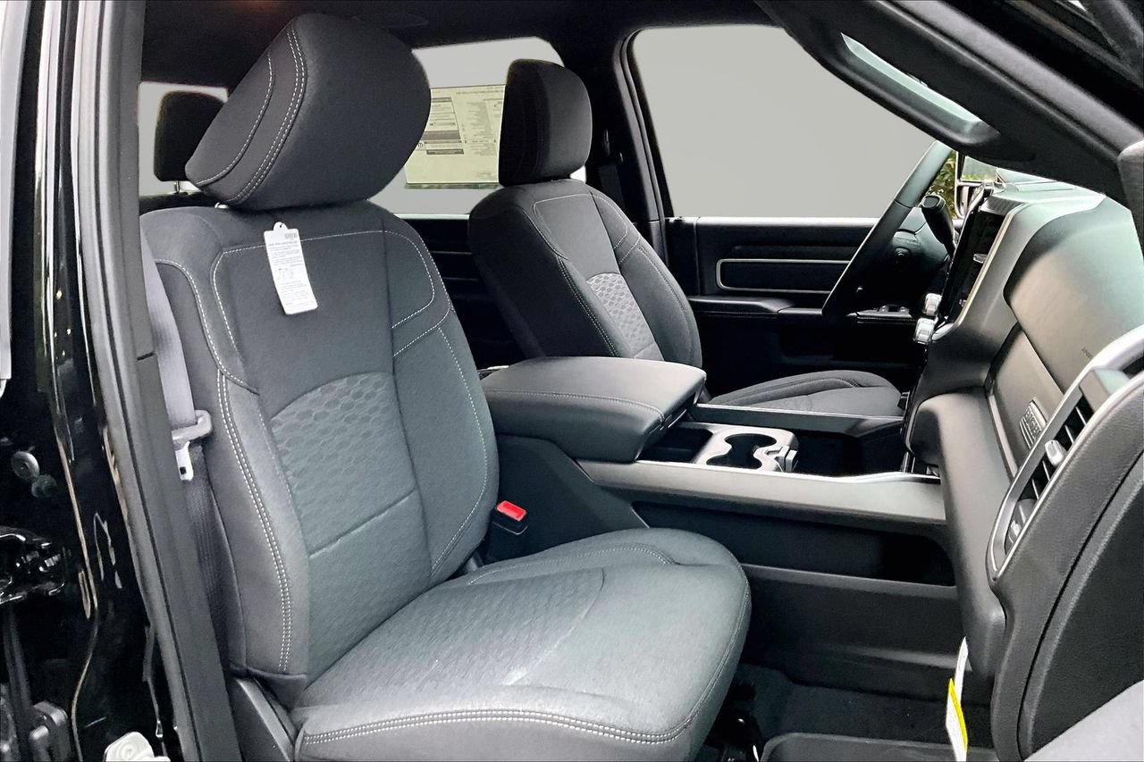 New 2026 RAM 3500 Big Horn AWD/4WD image 19
