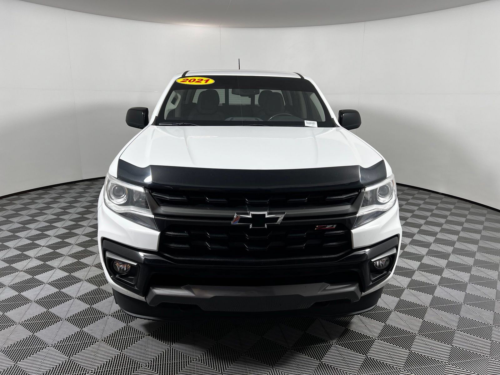 Used 2021 Chevrolet Colorado Z71 AWD/4WD image 2