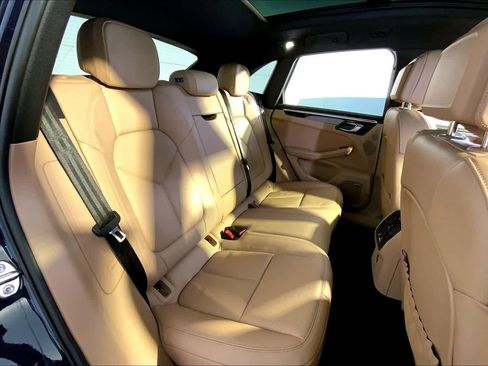 Used 2022 Porsche Macan S image 23