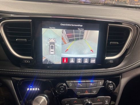 New 2026 Chrysler Pacifica Select image 14