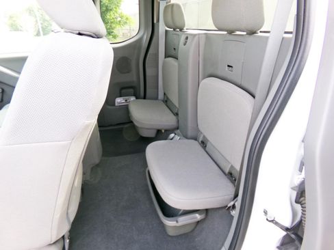 Used 2019 Nissan Frontier S RWD image 13