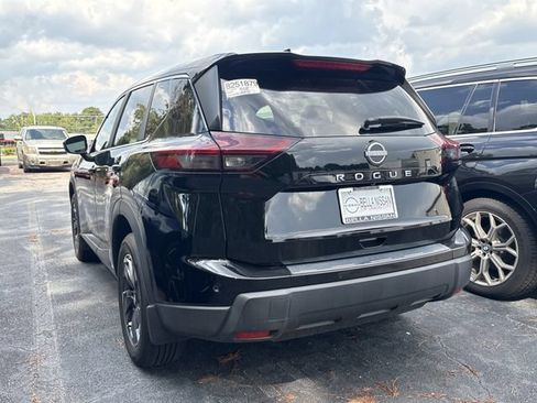 Used 2025 Nissan Rogue SV FWD image 4