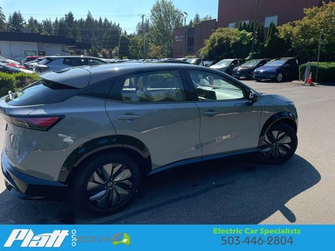 Used 2023 Nissan Ariya AWD image 10