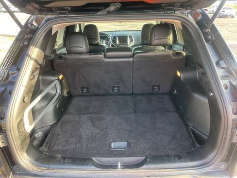 Used 2018 Jeep Cherokee Latitude Plus image 14