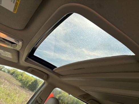 Used 2012 Toyota Sienna XLE w/ Entertainment Pkg image 11