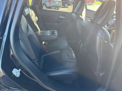 Used 2020 Jeep Cherokee Latitude Plus image 38