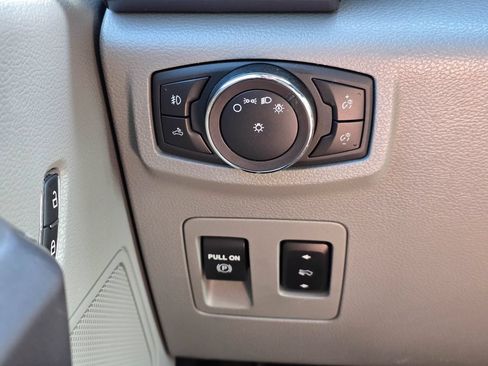 Used 2019 Ford F150 XLT w/ Equipment Group 302A Luxury AWD/4WD image 25