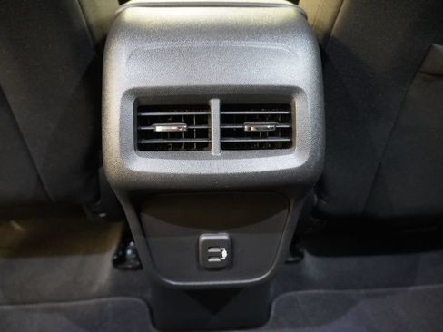 Used 2020 Chevrolet Equinox LT FWD image 30