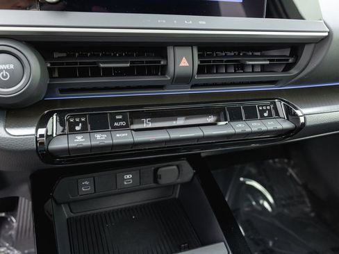 Used 2026 Toyota Prius Plug-In Hybrid image 21