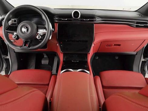 Used 2023 Maserati Grecale Modena image 11