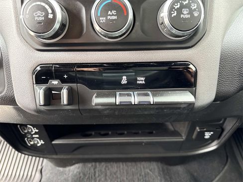 Used 2023 RAM 2500 Big Horn w/ Level 1 Equipment Group image 20