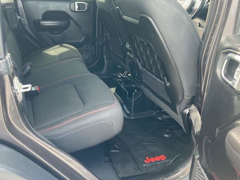 Used 2019 Jeep Wrangler Unlimited Rubicon image 23