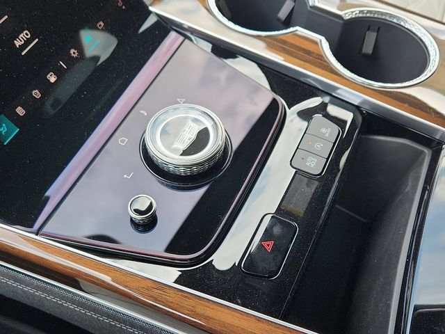 New 2026 Cadillac Escalade ESV Platinum Sport AWD/4WD image 18