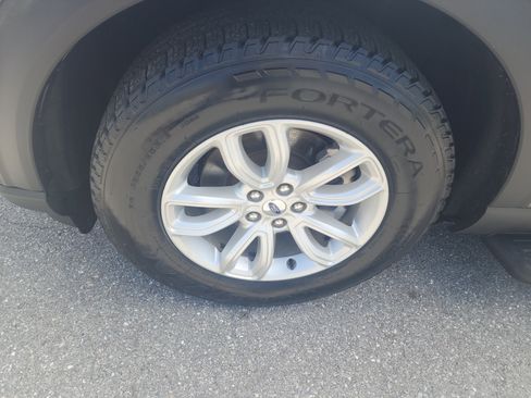 Used 2021 Ford Explorer 2WD image 9