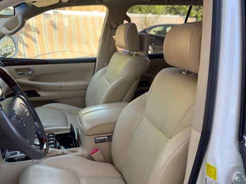 Used 2013 Lexus LX 570 4WD w/ Luxury Pkg image 77