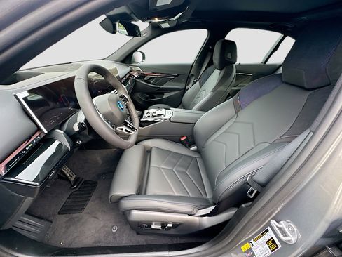 New 2026 BMW 550e xDrive w/ Executive Package image 15