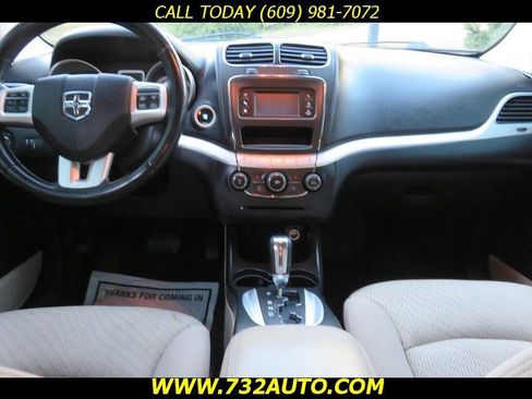 Used 2015 Dodge Journey SXT w/ Flexible Seating Group image 17