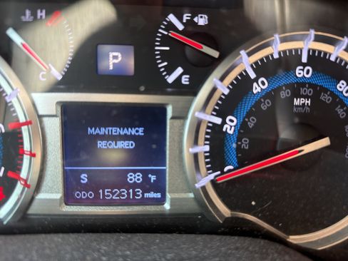 Used 2019 Toyota 4Runner SR5 AWD/4WD image 3