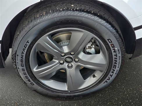 Used 2025 Land Rover Range Rover Velar Dynamic SE image 32