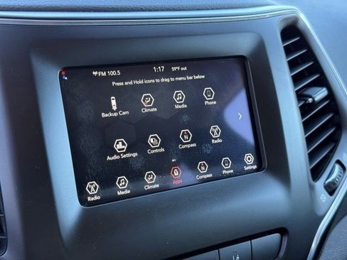 Used 2021 Jeep Cherokee Latitude image 25